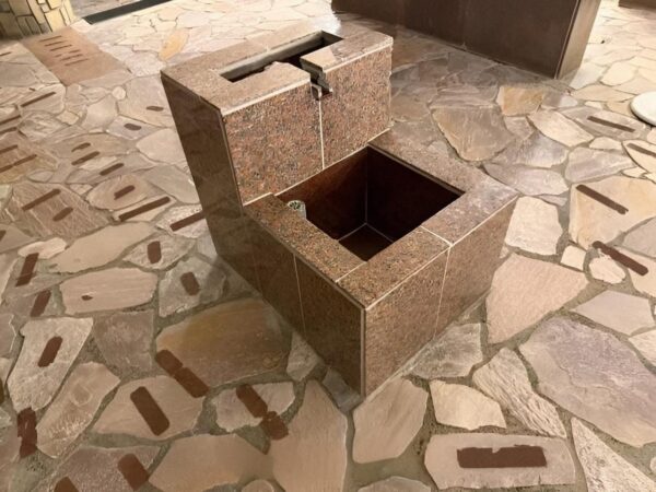 山梨県で温泉施設のタイル張替工事を行いました♨